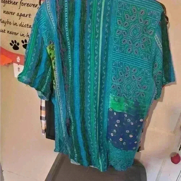 Dark blue and green button up dress shirt - Picture 3 of 3